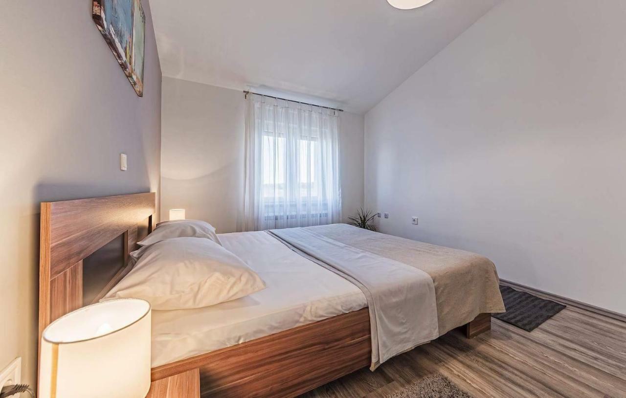 Apartment Lavander 01 พูลา ภายนอก รูปภาพ