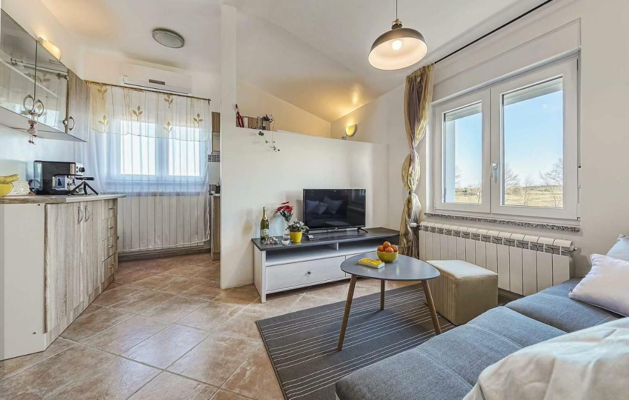 Apartment Lavander 01 พูลา ภายนอก รูปภาพ